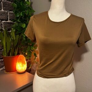 Nice brown shirt. Barely worn. Missing tag.